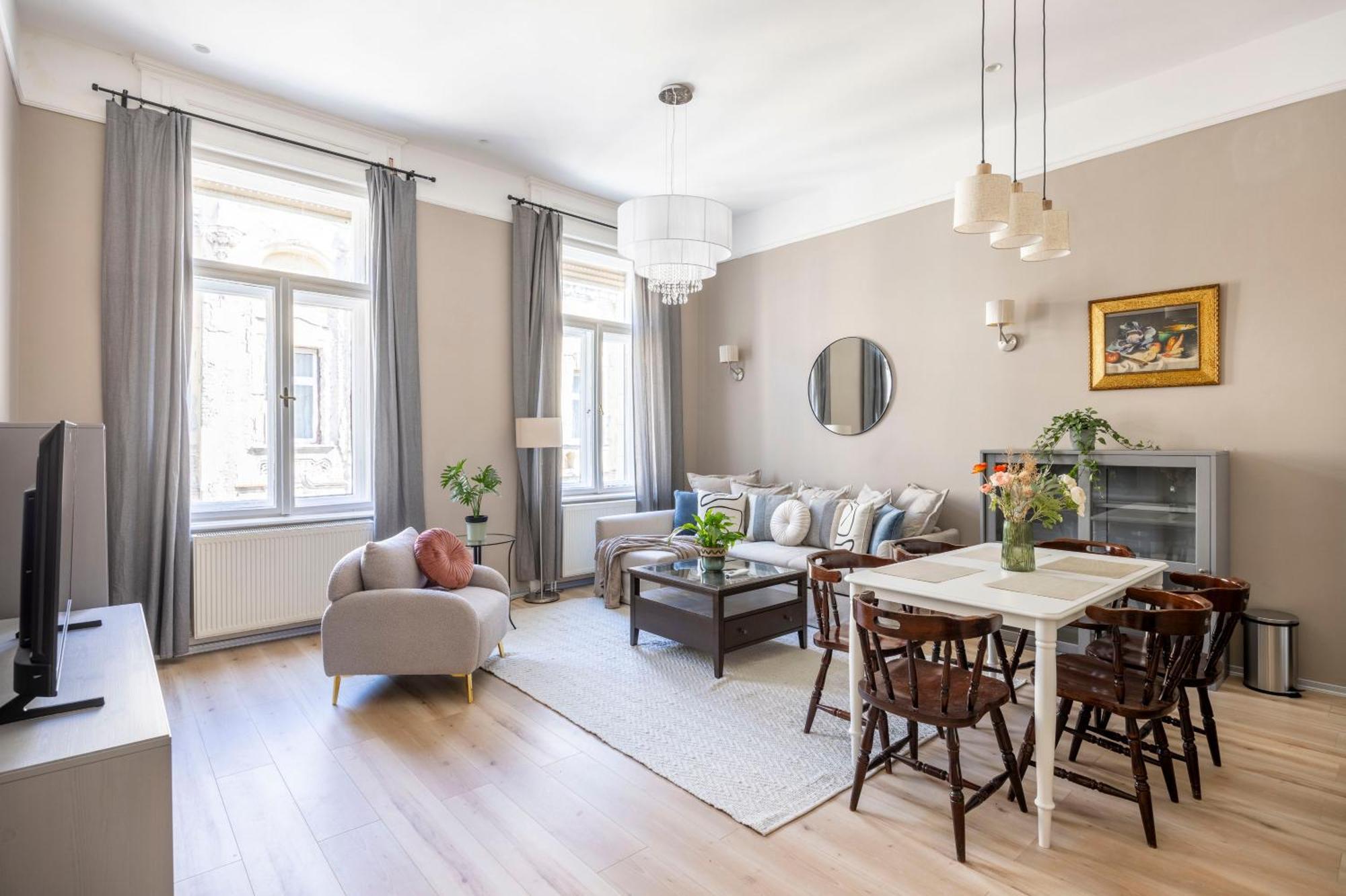 Charming Central Dream Home & Retreat By Prestige Homes Budapest Extérieur photo